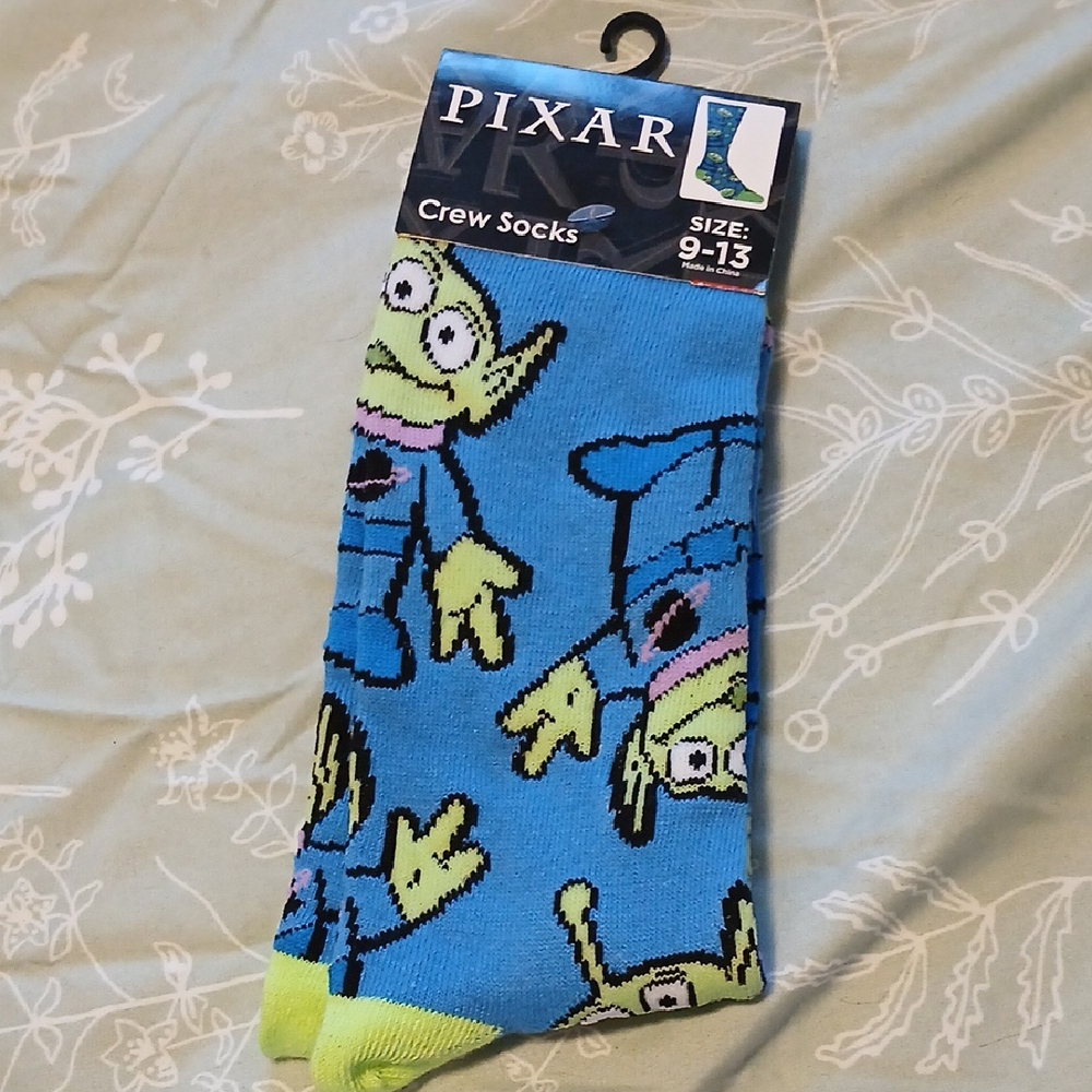 NWT Disney Pixar Toy Story Alien Crew Socks Unisex 9-13